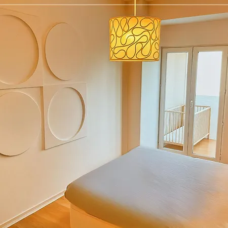 Six By Up I Your Away From Apartamento