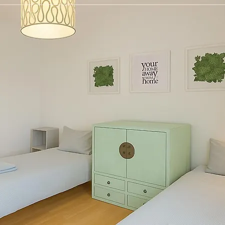 Six By Up I Your Away From リスボン